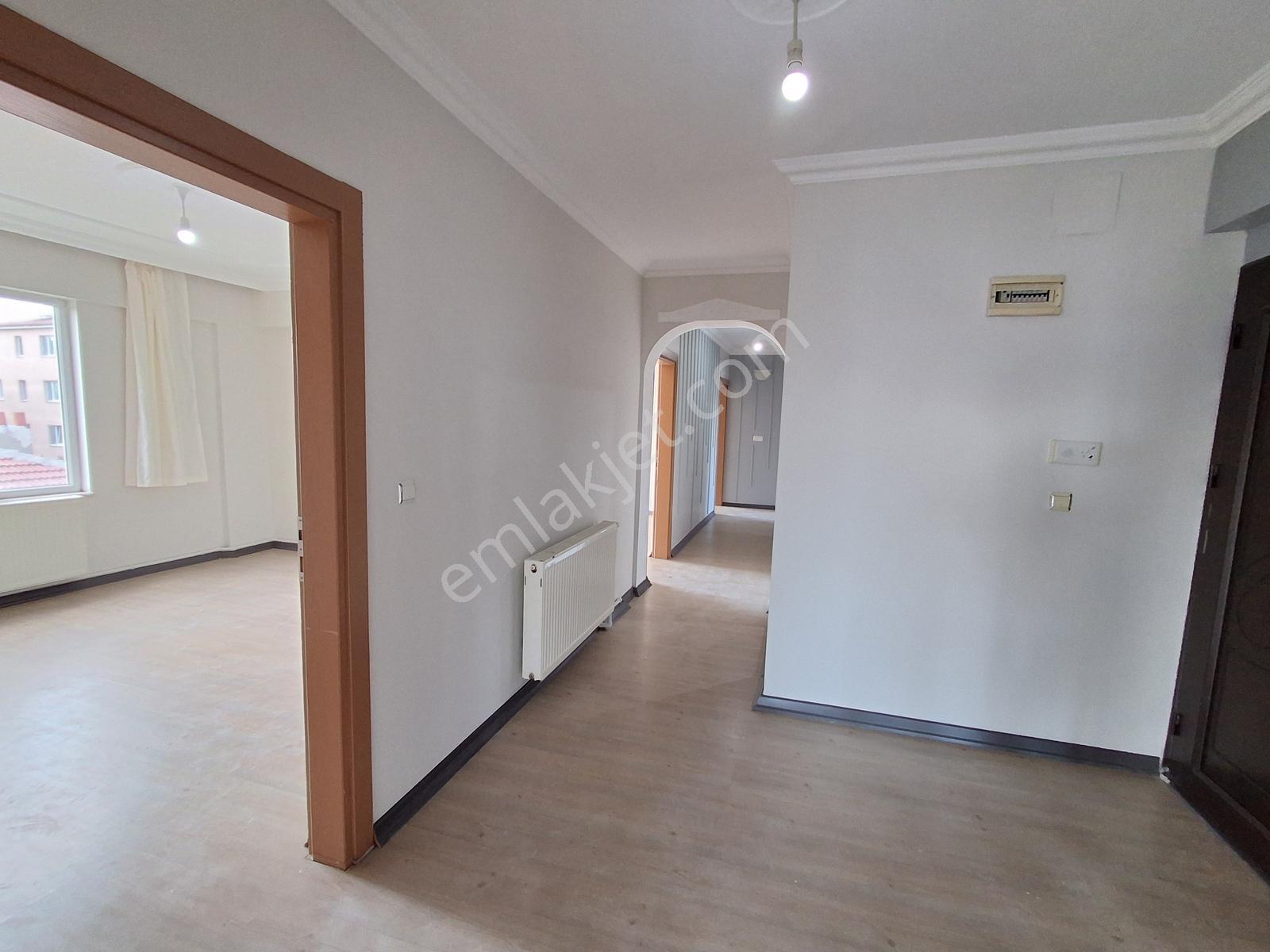 Yaman'dan Bolvadin Bağlarbaşı Mah. Satılık 4+1 Daire 167 M² — fotoğraf 16