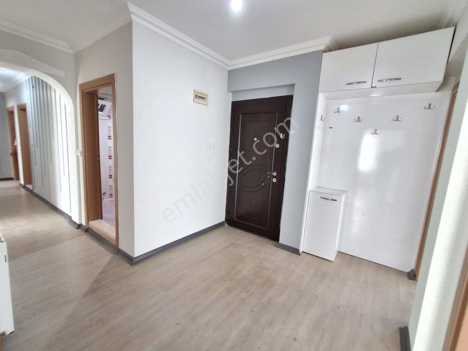 Yaman'dan Bolvadin Bağlarbaşı Mah. Satılık 4+1 Daire 167 M² — fotoğraf 17