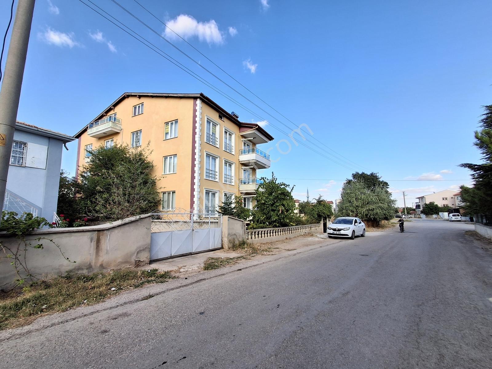 Yaman'dan Bolvadin Bağlarbaşı Mah. Satılık 4+1 Daire 167 M² — fotoğraf 24
