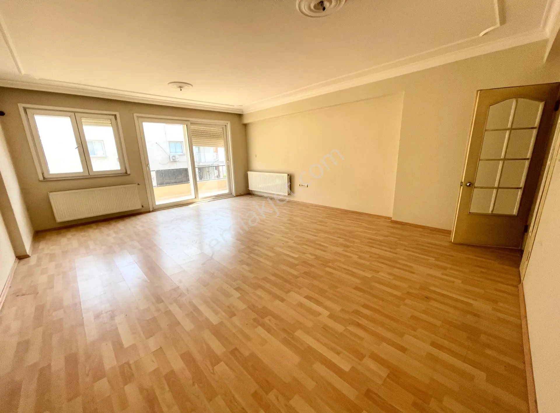 Bostanlı Gastronomi Sokakta Sahile Yakın 4+1 Daire