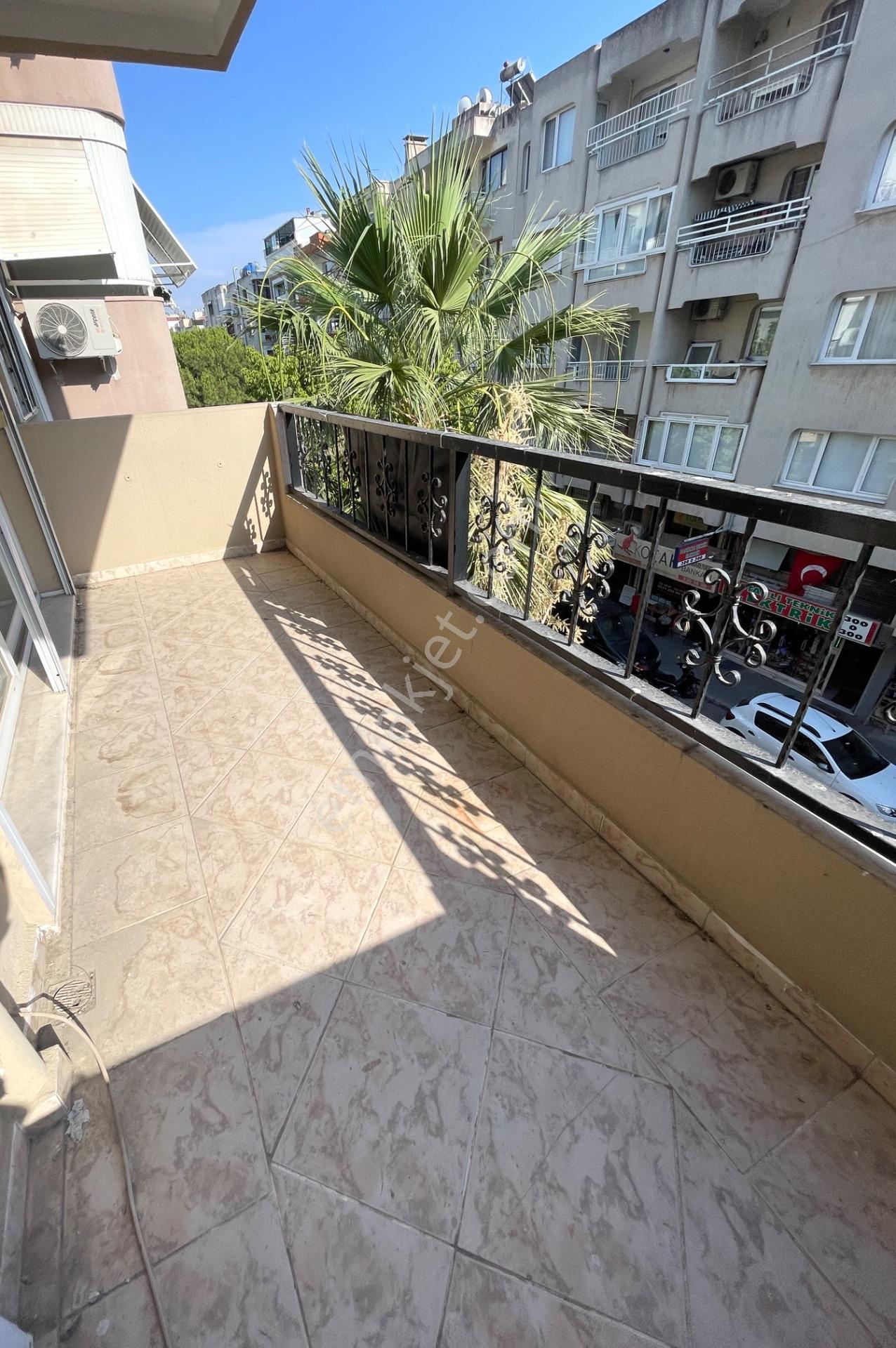 Bostanlı Gastronomi Sokakta Sahile Yakın 4+1 Daire — fotoğraf 8