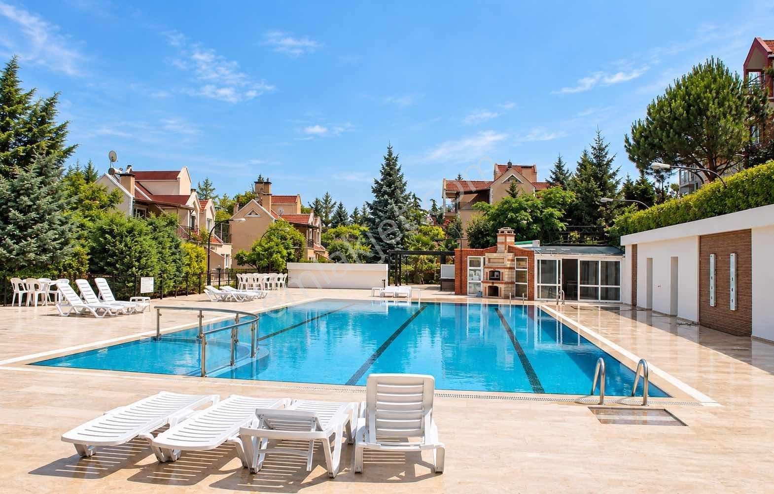 Finansman'dan..havuzlu Sitede..iyi Konumda..bahçeli..ikiz Villa — fotoğraf 2