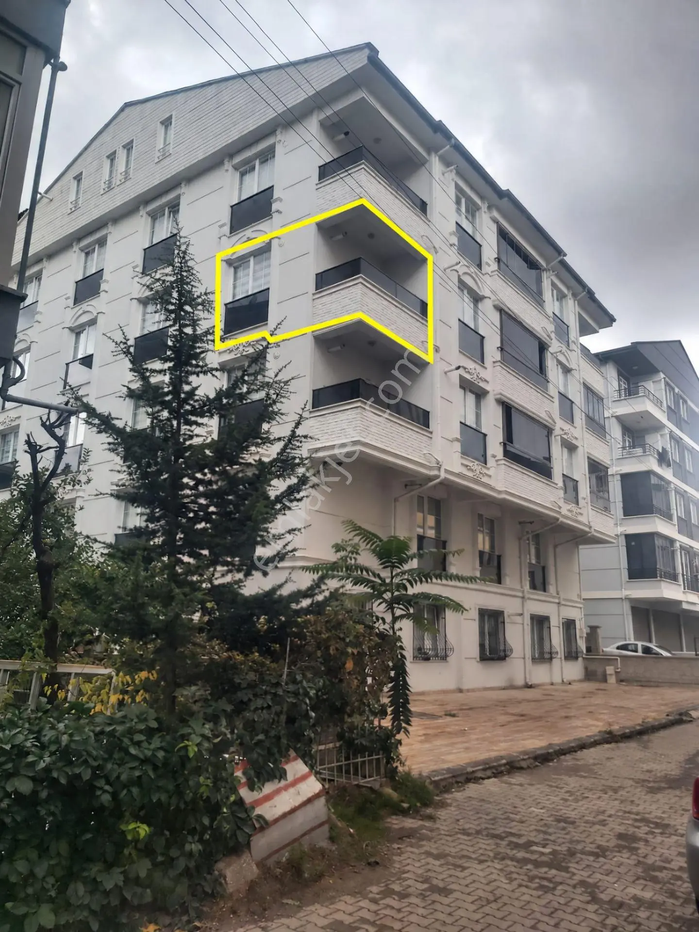 Satılık Eşyalı 1+1 Kombili Daire — fotoğraf 2