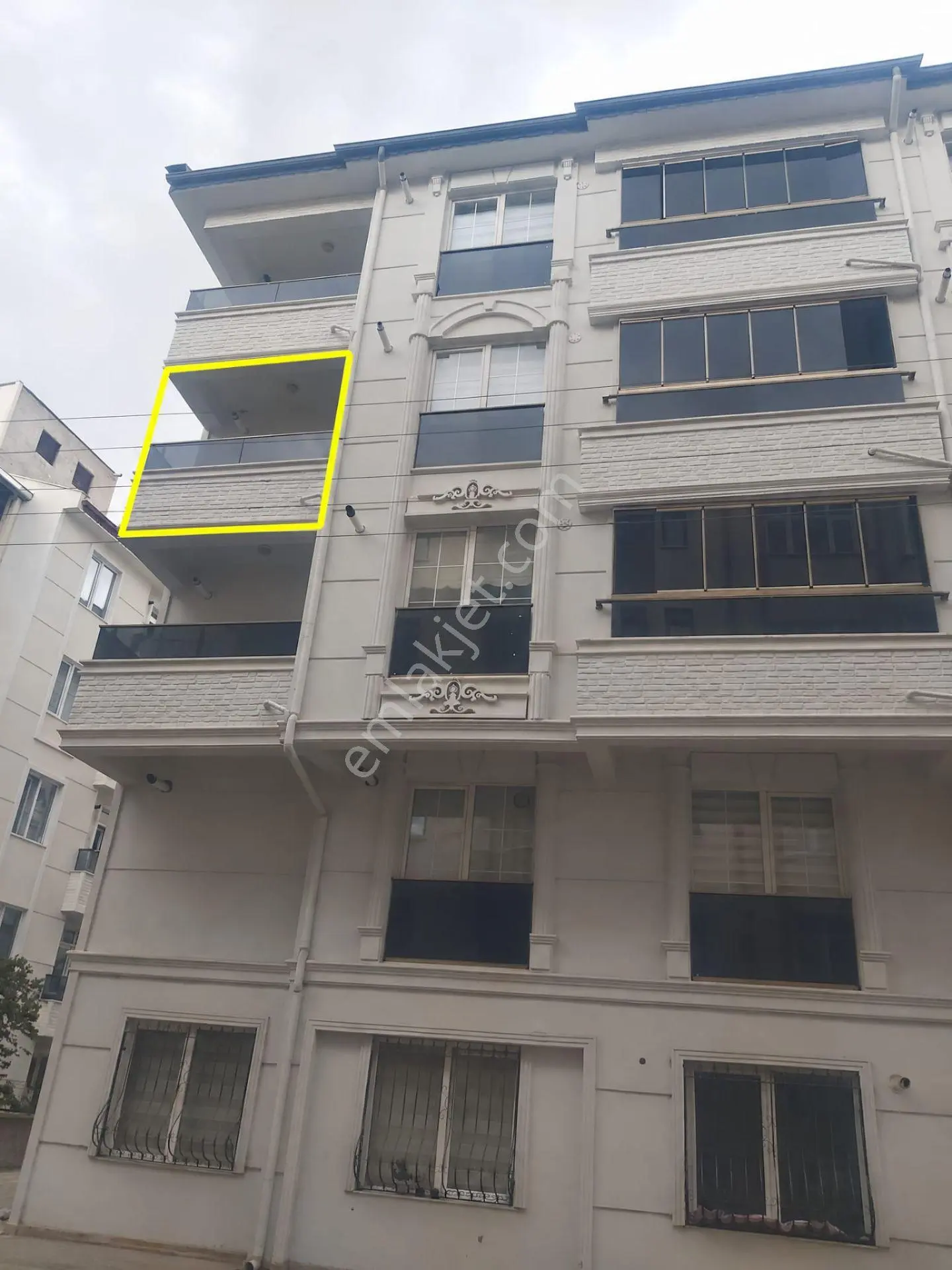 Satılık Eşyalı 1+1 Kombili Daire — fotoğraf 4
