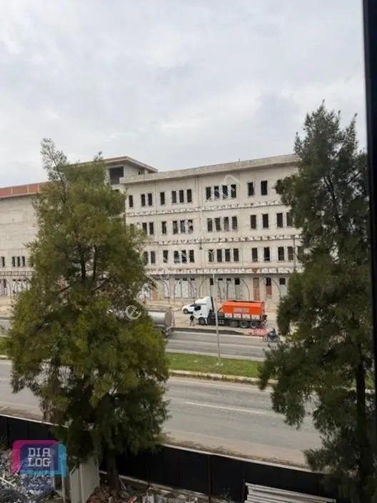 Torbalı Belediyesi Karşısı Acil Satılık Ultra Lüks 3+1 Daire — fotoğraf 2