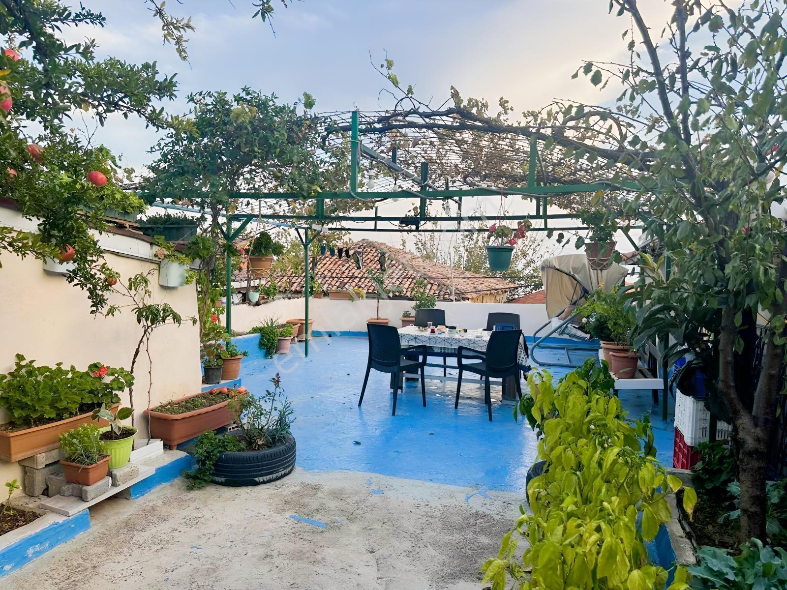 İğdebağlarında Deniz Manzaralı 2 Katlı Müstakil Ev Ve Arsası — fotoğraf 4