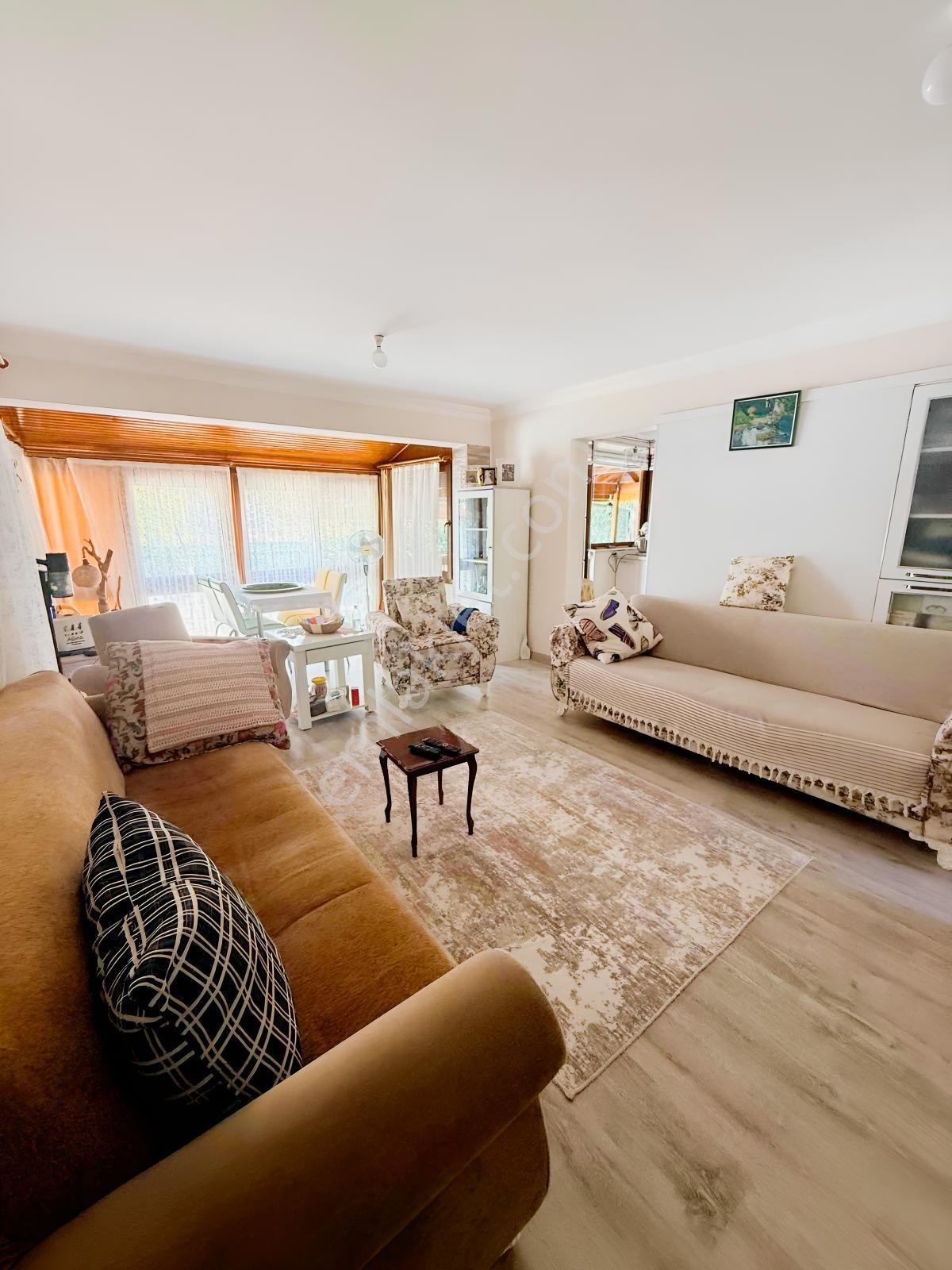 Seferihisar Doğanbeyde Geniş Bahçeli Tripleks Villa — fotoğraf 7