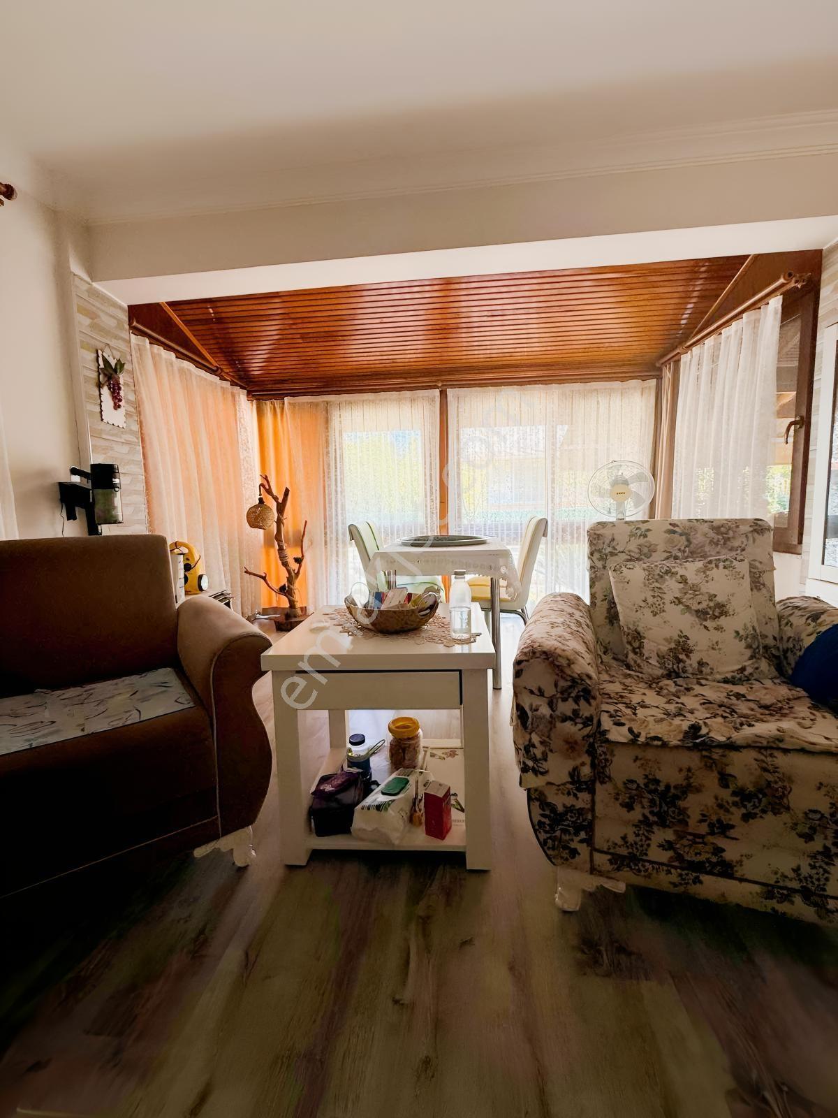 Seferihisar Doğanbeyde Geniş Bahçeli Tripleks Villa — fotoğraf 8