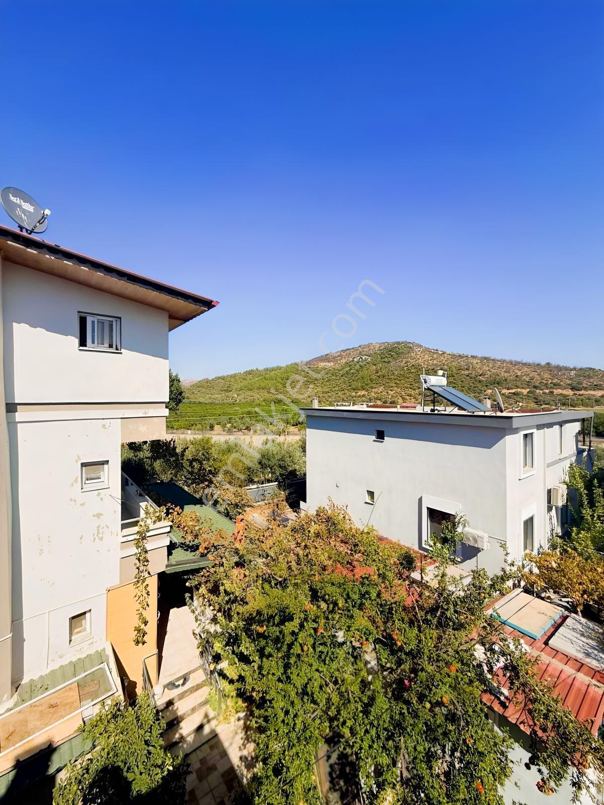 Seferihisar Doğanbeyde Geniş Bahçeli Tripleks Villa — fotoğraf 14
