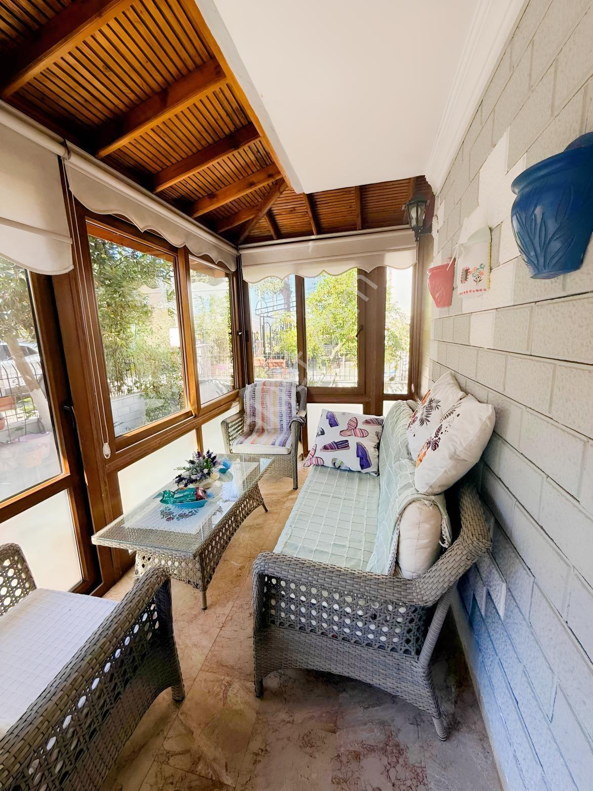 Seferihisar Doğanbeyde Geniş Bahçeli Tripleks Villa — fotoğraf 15