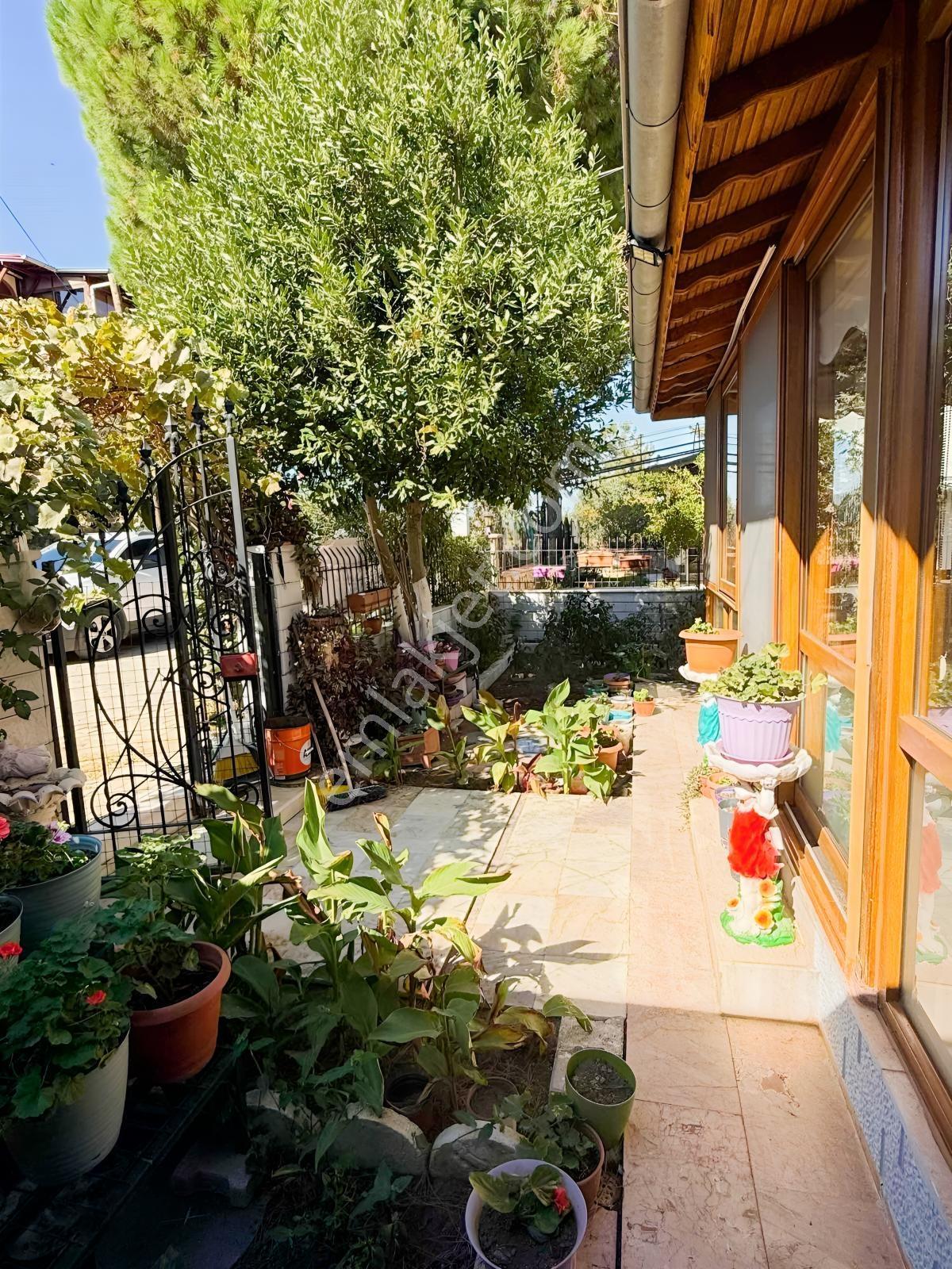 Seferihisar Doğanbeyde Geniş Bahçeli Tripleks Villa — fotoğraf 19