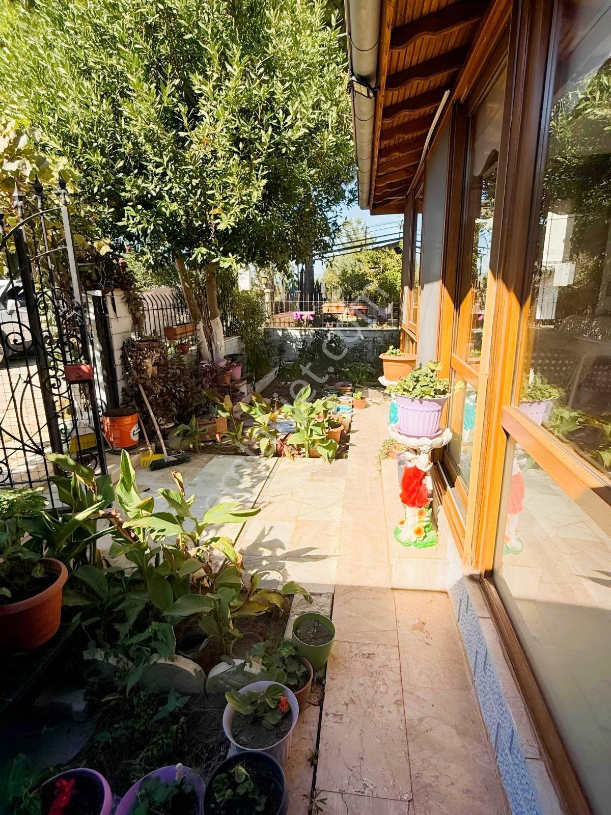 Seferihisar Doğanbeyde Geniş Bahçeli Tripleks Villa — fotoğraf 20