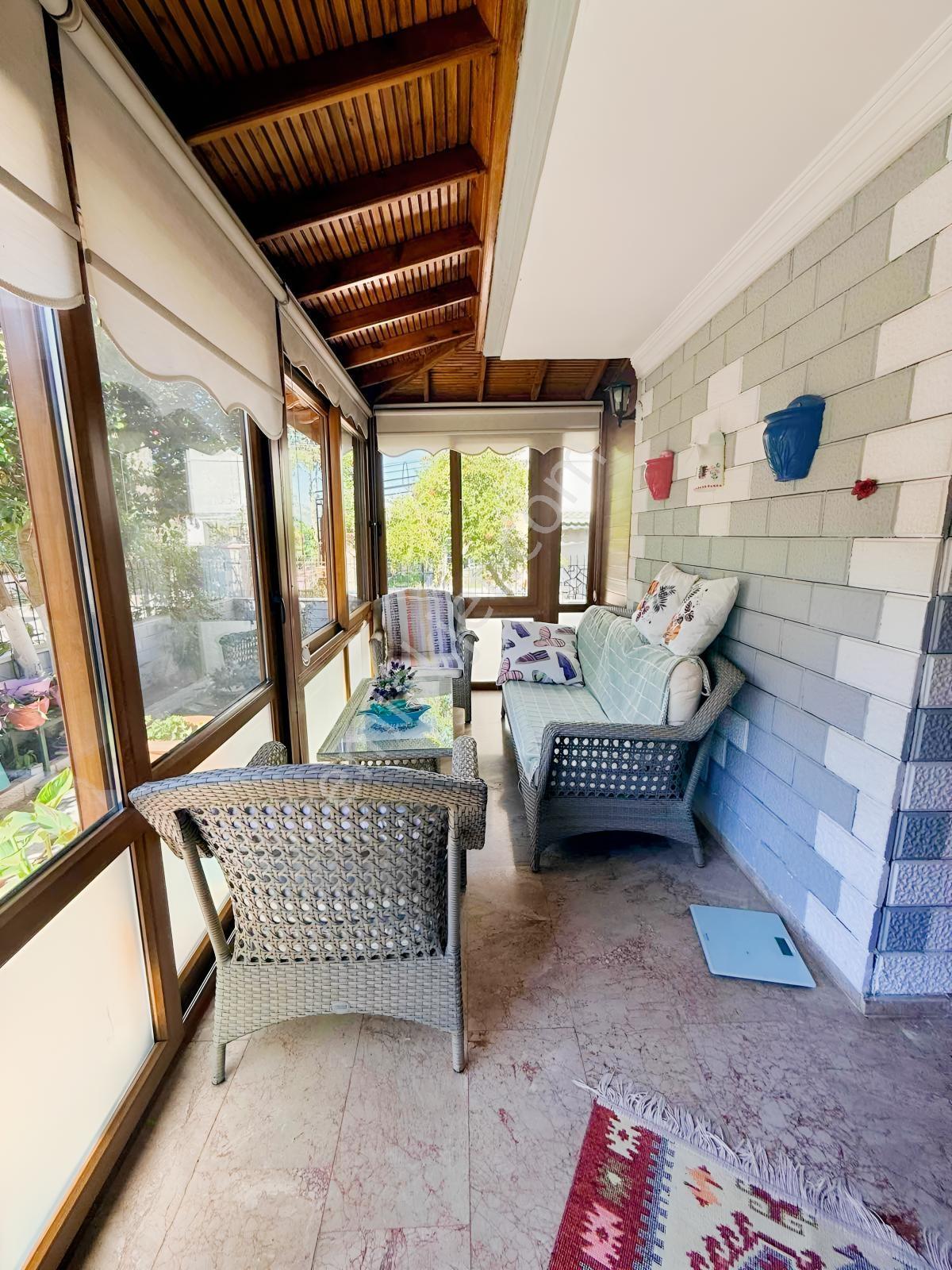 Seferihisar Doğanbeyde Geniş Bahçeli Tripleks Villa — fotoğraf 29