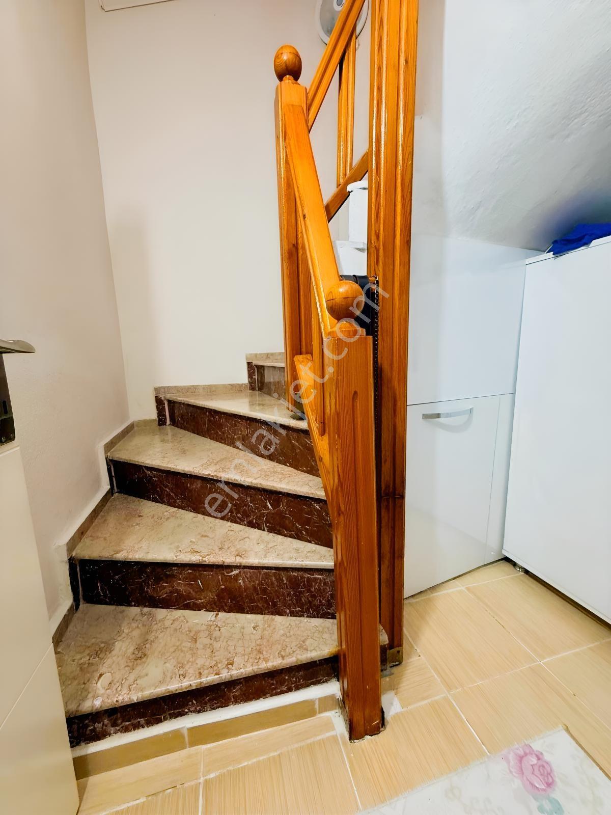 Seferihisar Doğanbeyde Geniş Bahçeli Tripleks Villa — fotoğraf 31