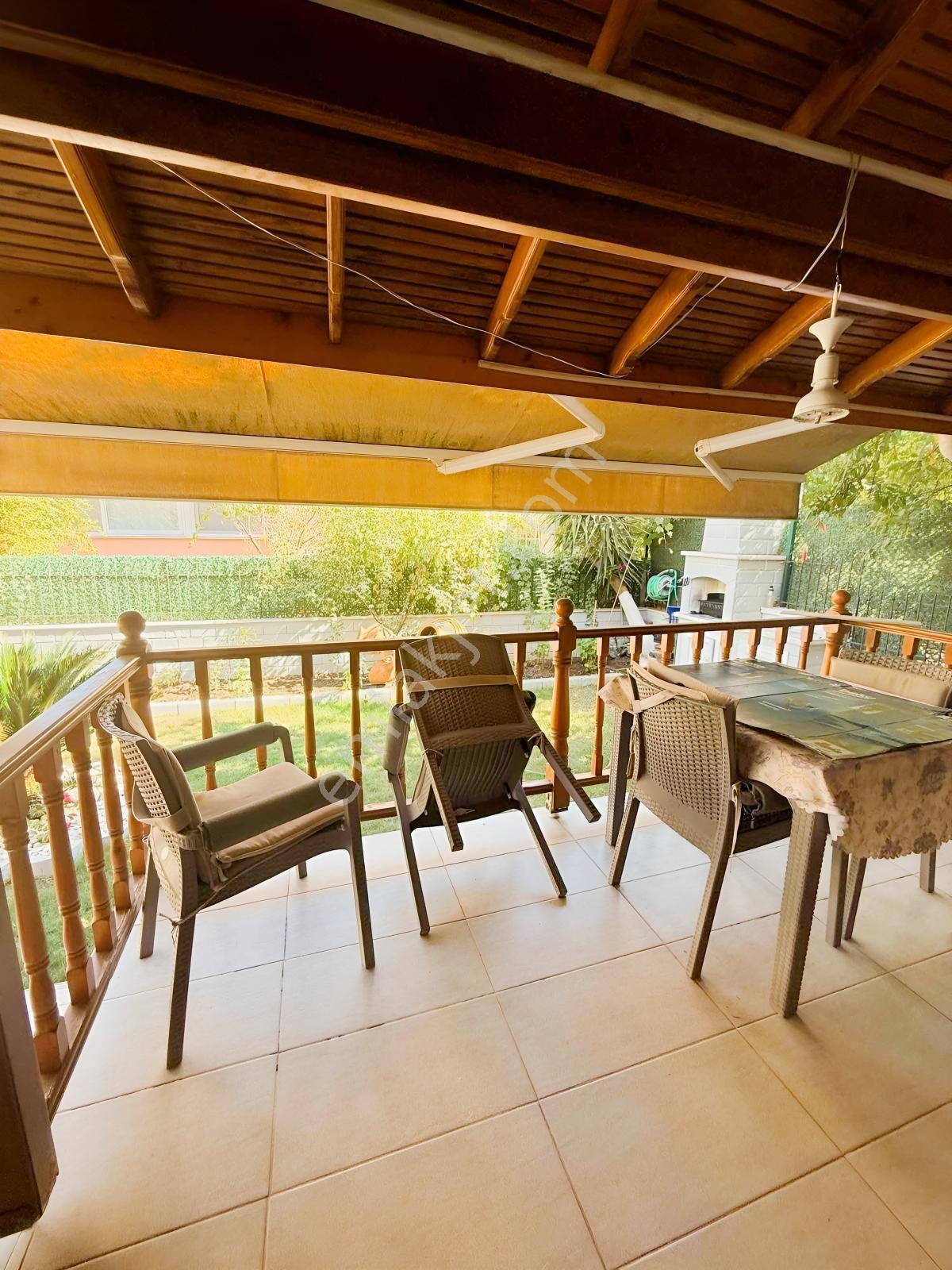 Seferihisar Doğanbeyde Geniş Bahçeli Tripleks Villa — fotoğraf 33