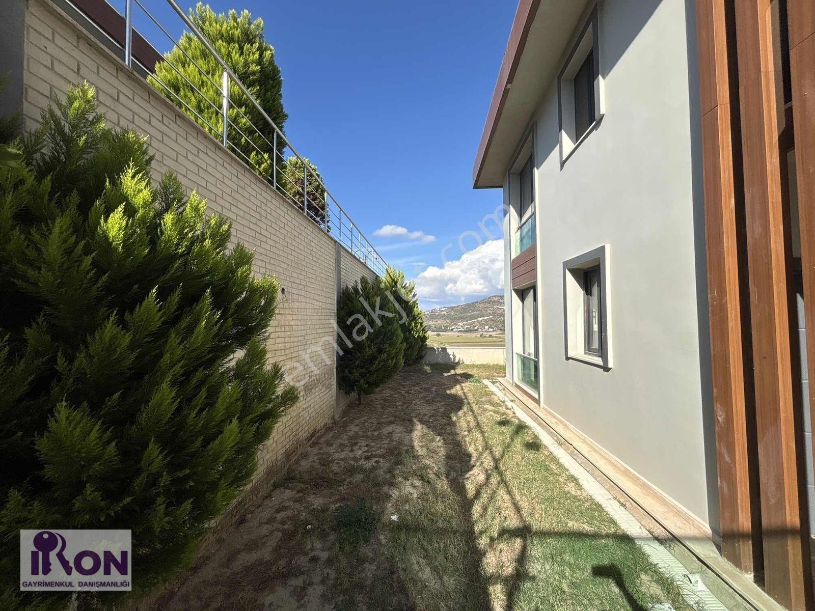Dörttepede Güvenlikli Sitede, Havuzlu Ve Huzurlu Yaşam Fırsat — fotoğraf 3