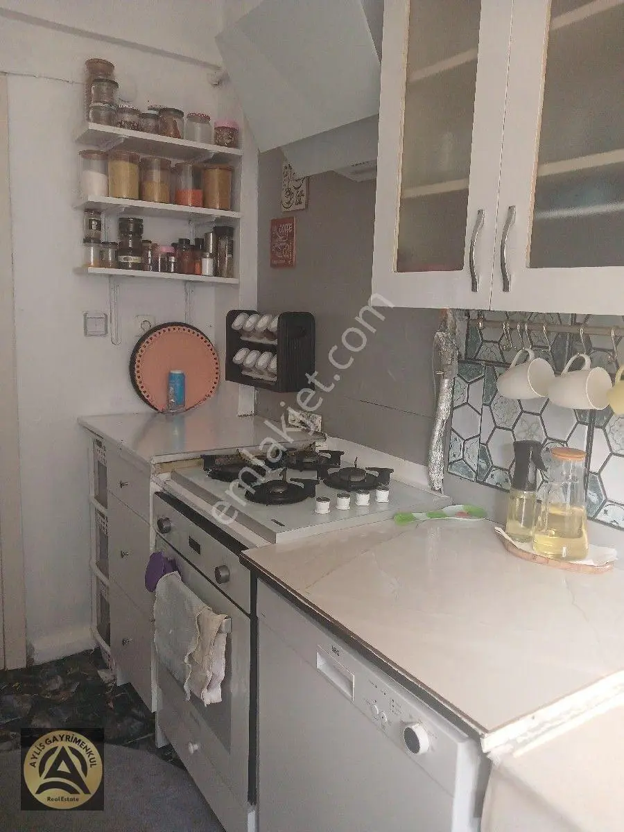 Sarıyer Merkez Maden Mahallesinde 2+1 Geniş Oturumlu Fırsat Satılık Daire — fotoğraf 18