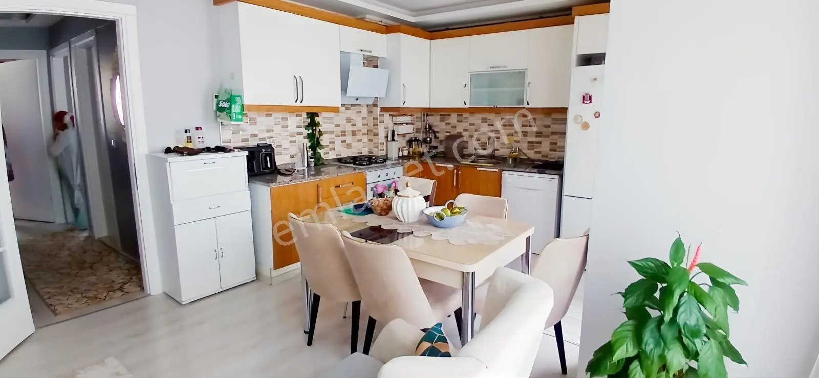 Uçanyol A Çok Yakın, 13 Yıllık Bina, Menderes Ve Onat Cad, 2+1 — fotoğraf 7