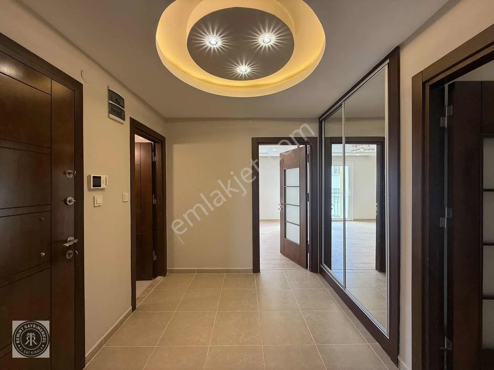 Kenan Evren Ali Sepici Bul.üzeri 4+1 Ömer Bayram İnşaat Kalitesi — fotoğraf 3