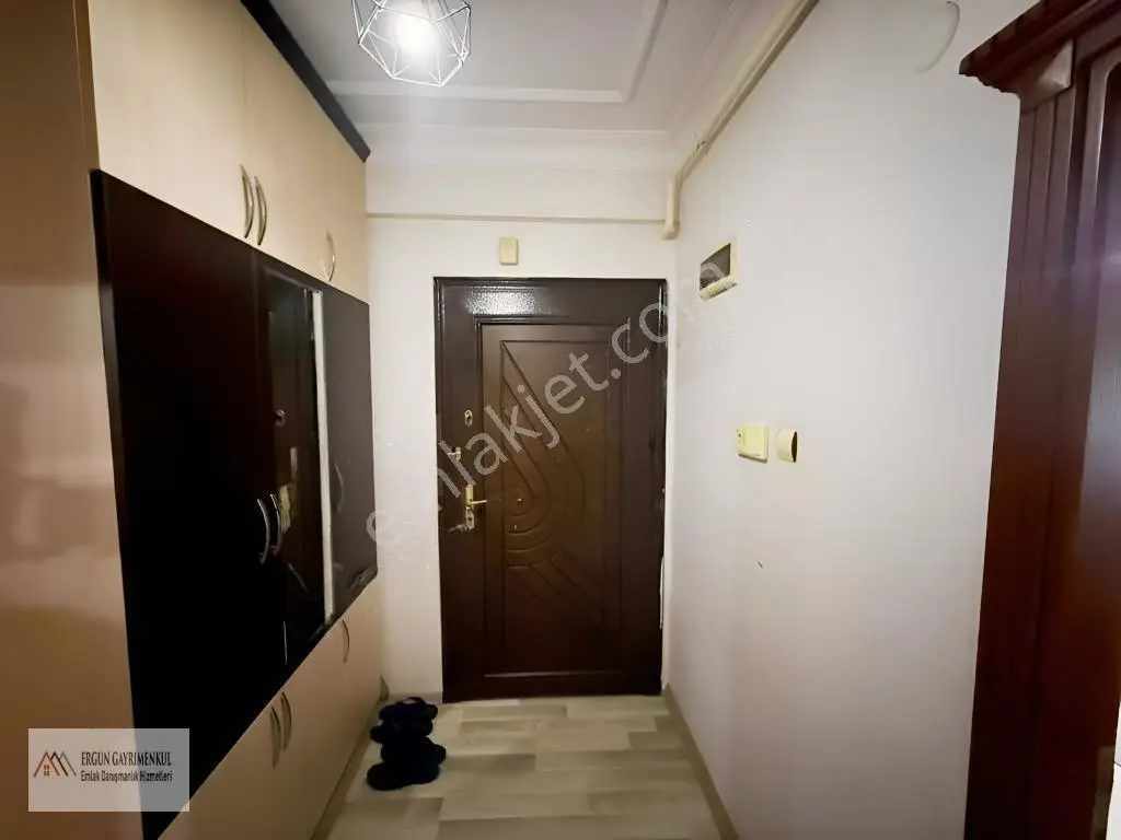 Ergün'den Aydınlıkevler'de 3+1 Yenilenmiş Satılık Fırsat Dairesi — fotoğraf 12