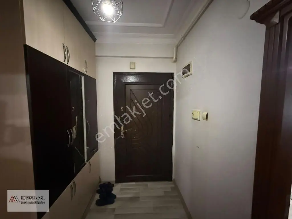 Ergün'den Aydınlıkevler'de 3+1 Yenilenmiş Satılık Fırsat Dairesi — fotoğraf 29