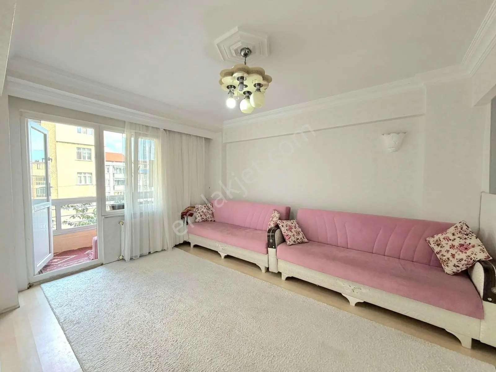 Pusula İnş.Tan Esentepe Mah Cadeye Yakın 90M2 2Kat Daire