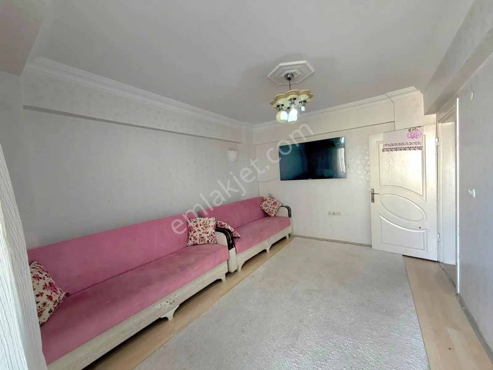 Pusula İnş.tan Esentepe Mah Cadeye Yakın 90m2 2kat Daire — fotoğraf 3