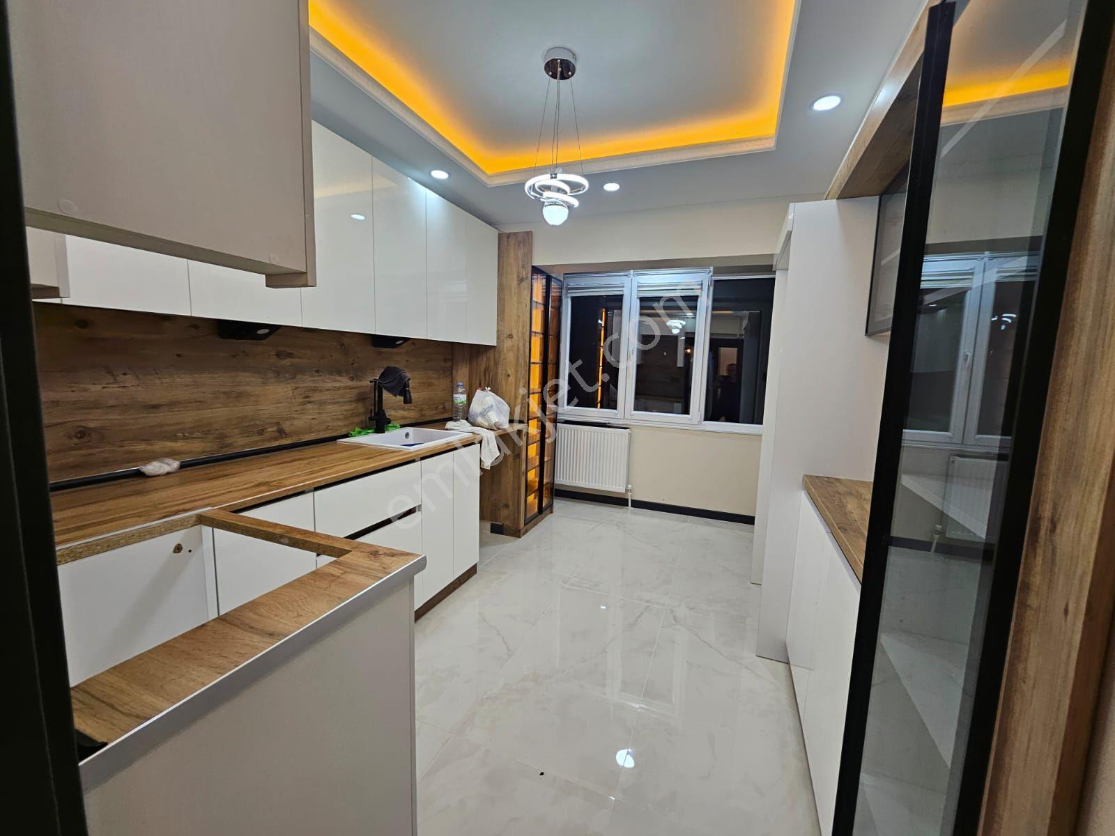 M.ç Emlak Tan İstasyon Mah 1,inci Ara Katta 3+1 Full Yapılı Satlık Daire — fotoğraf 2