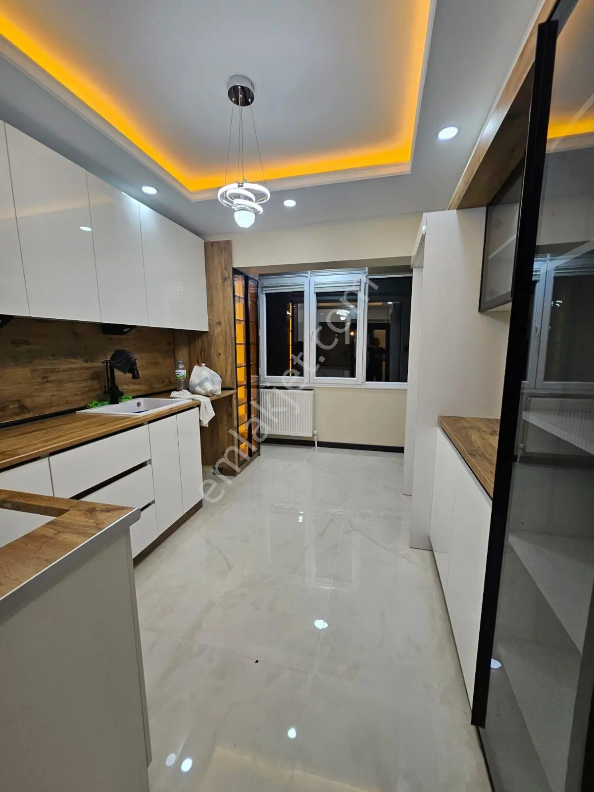 M.ç Emlak Tan İstasyon Mah 1,inci Ara Katta 3+1 Full Yapılı Satlık Daire — fotoğraf 3