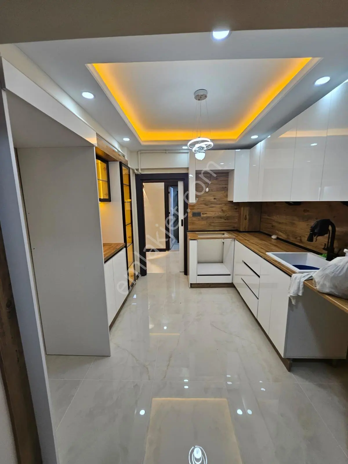 M.ç Emlak Tan İstasyon Mah 1,inci Ara Katta 3+1 Full Yapılı Satlık Daire — fotoğraf 5