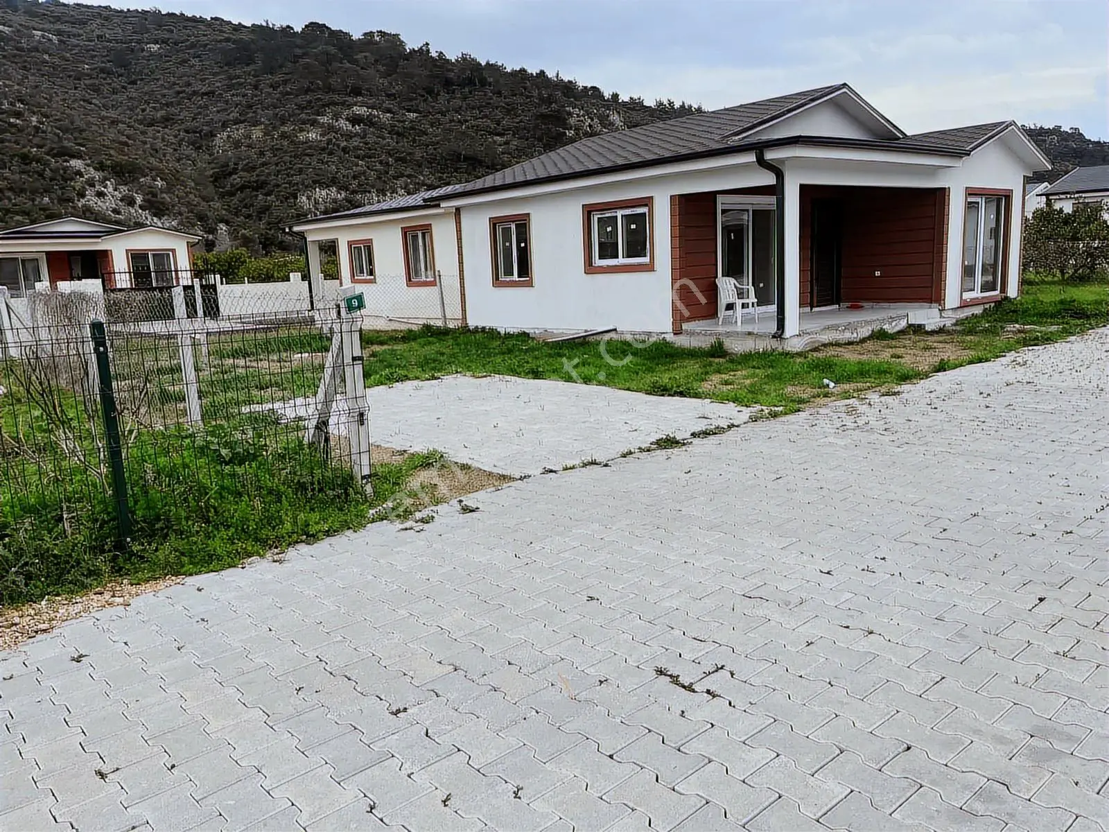 Coldwell Banker Menderes Dogayla Ic Ice, Guvenlikli Kooperatif