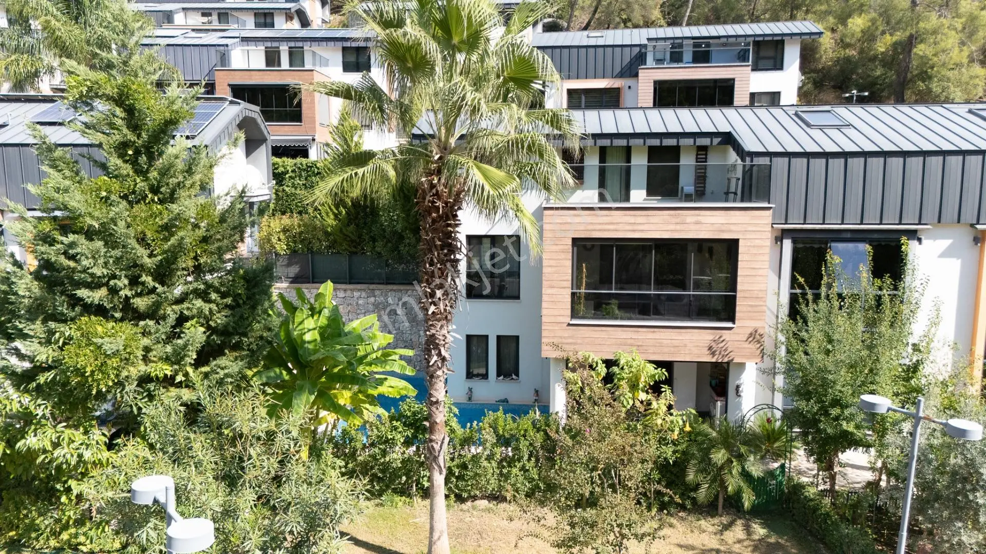 Yaşam Köşkleri'Nde Satılık 4+2 - Özel Havuzlu Villa