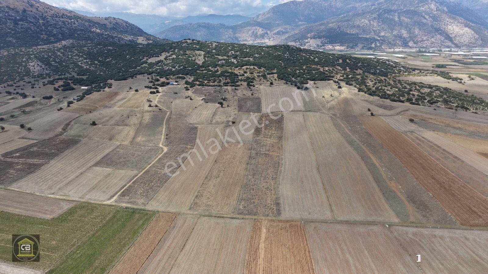 Baloğlu Gayrimenkul'den Kışla Mahallesinde 4.750m2 Satılık Arazi — fotoğraf 6
