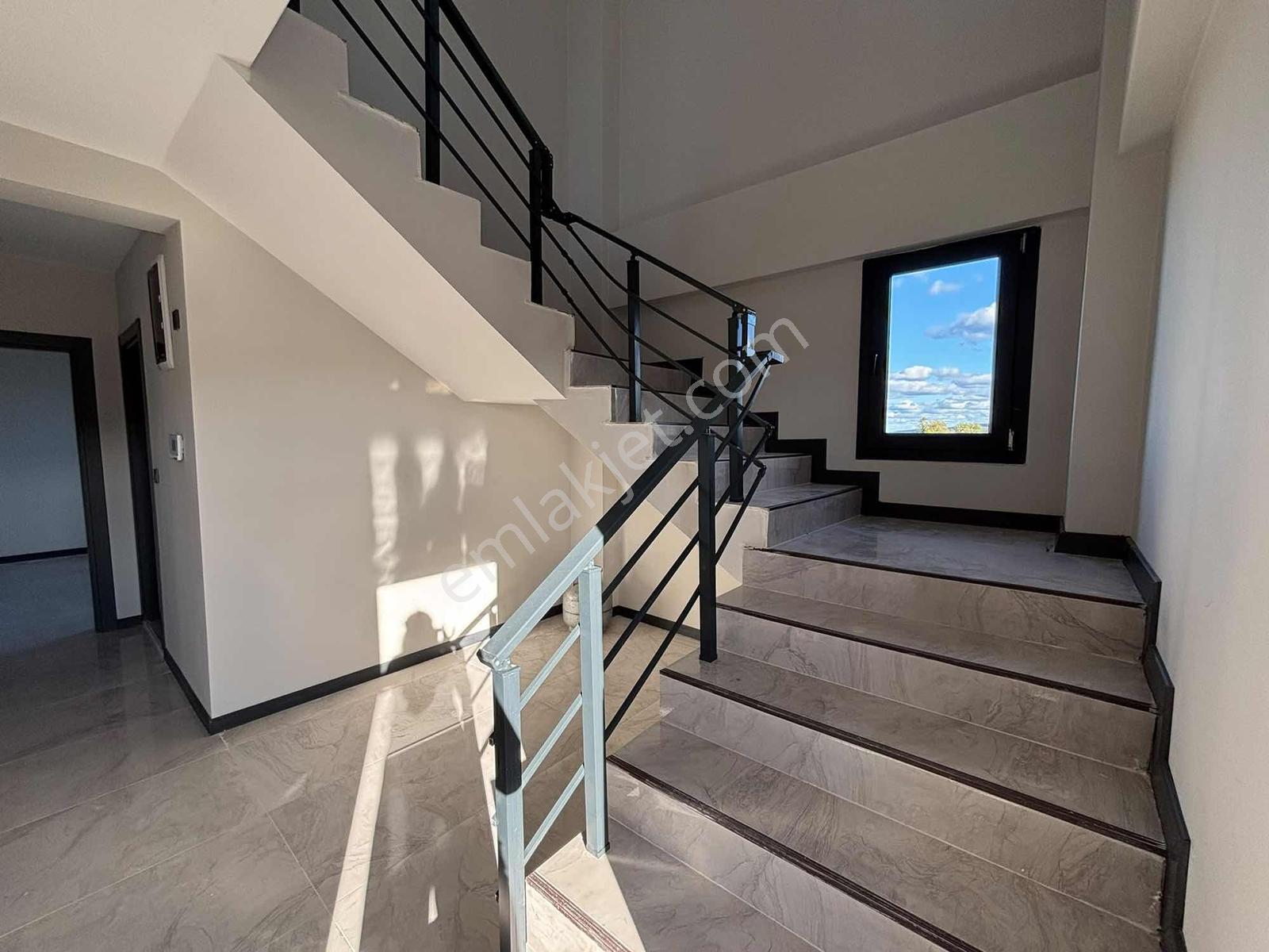 Deniz Manzaralı Yüzme Havuzlu Özel Dizayn Edilmiş 4+1 Villa — fotoğraf 15