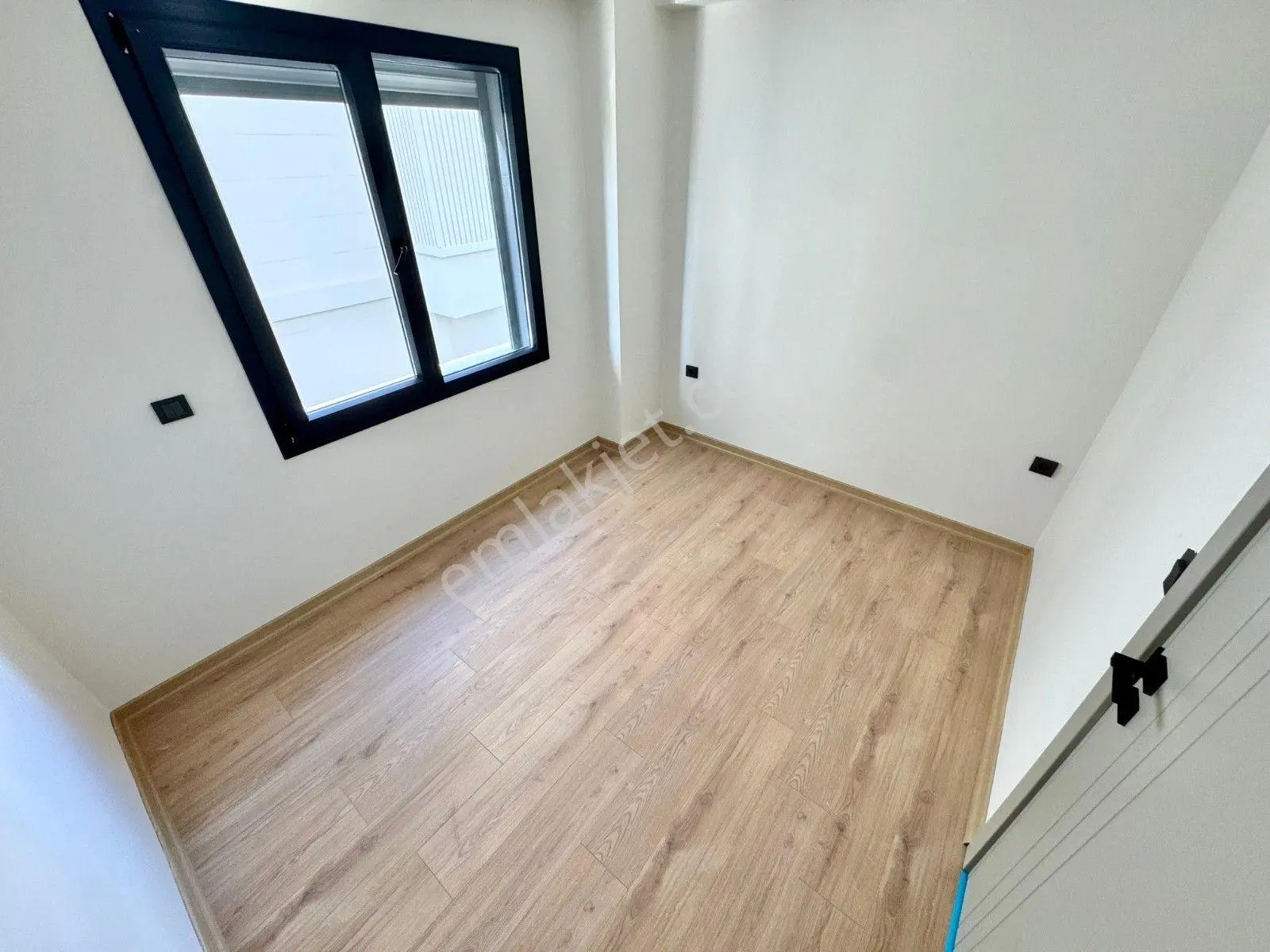 ⫸akçay Best Emlaktan⫷akçay'da Tasarım Harikası Eşsiz Ön Cephe Ayrı Mtfk Kapalı Otoparklı 2+1 Daire — fotoğraf 17