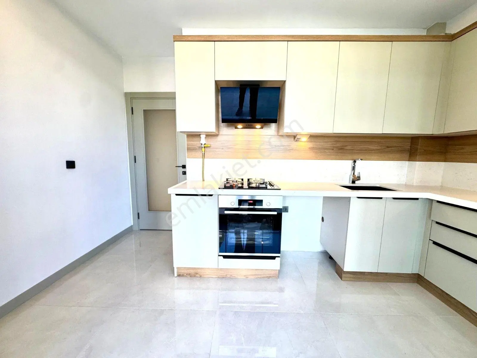 ⫸akçay Best Emlaktan⫷akçay'da Tasarım Harikası Eşsiz Ön Cephe Ayrı Mtfk Kapalı Otoparklı 2+1 Daire — fotoğraf 18