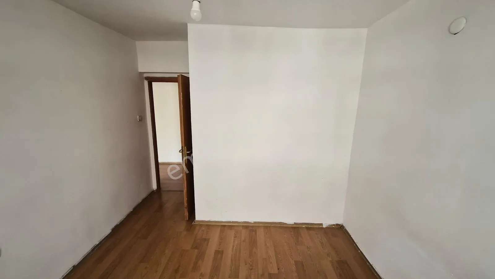 Abidinpaşada Kot-3 De 2+1 Yapılı Satılık Daire — fotoğraf 19