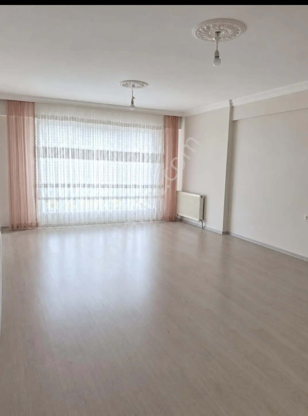 Niksar Prestij Grup Emlaktan Şahinbey Sitesinde Ferah Ova Manzaralı 3+1 Satılık Daire — fotoğraf 3
