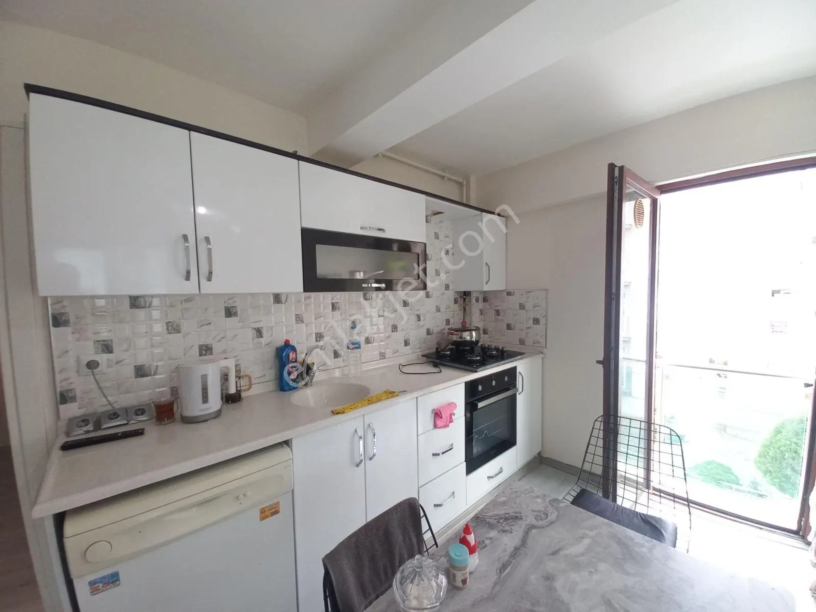 Atakum Yenimahalle'de Anayola Yakın , Kiracılı Satılık 1+1 Daire — fotoğraf 5