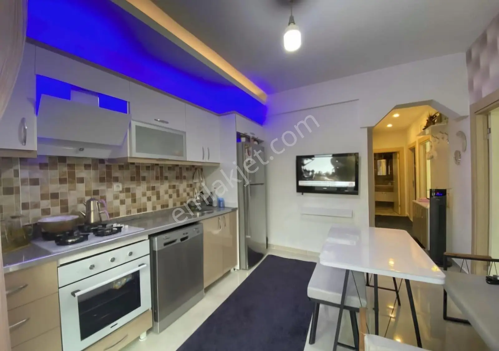 **Bağcılar Yeşildalı Ortaokulu Yanında Acil Satılık 2+1 Daire