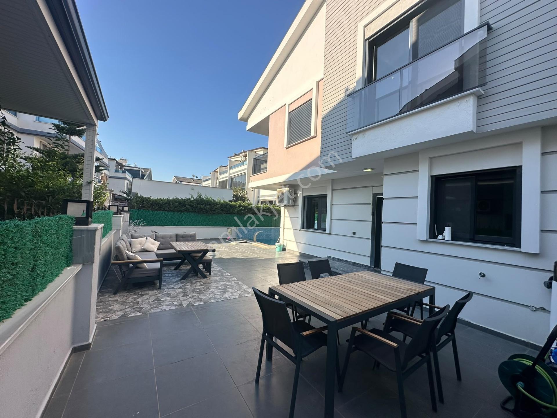 Didim Efeler Mahallesi'nde Havuzlu Satılık 4+1 Villa — fotoğraf 2