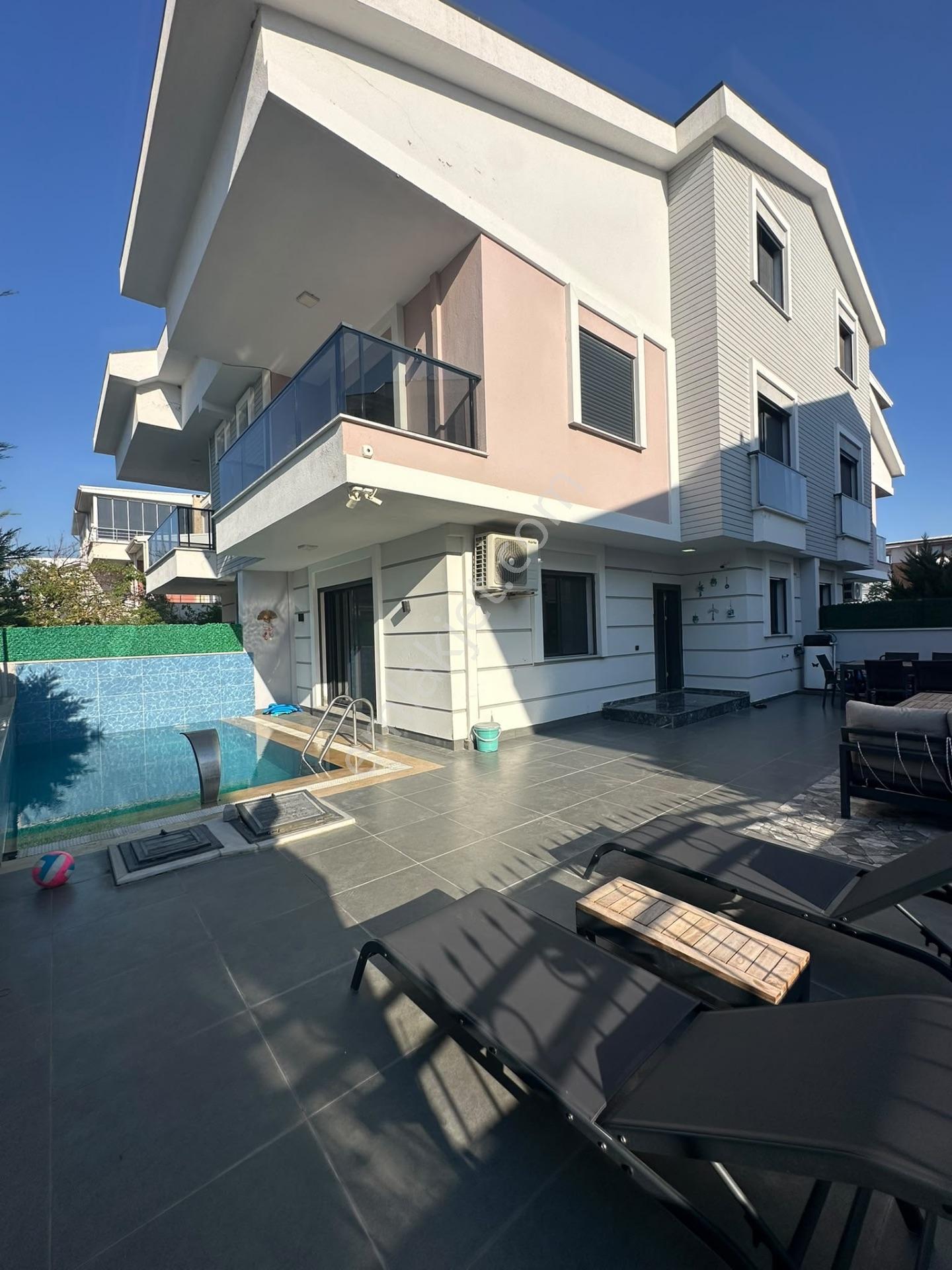 Didim Efeler Mahallesi'nde Havuzlu Satılık 4+1 Villa — fotoğraf 5