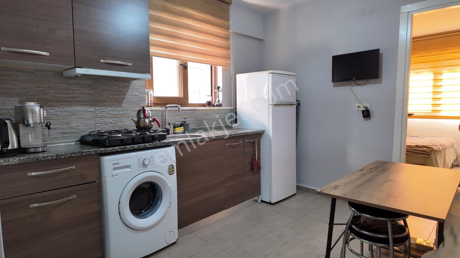 Aydın Efeler Zafer Mahallesi'nde Satılık Eşyalı 1+1 Daire — fotoğraf 4