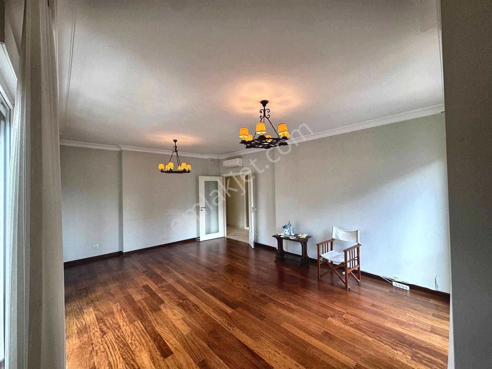 Caddebostan'da 3+1 Net 100m2 Ebv Banyolu Boş İskanlı Daire — fotoğraf 5