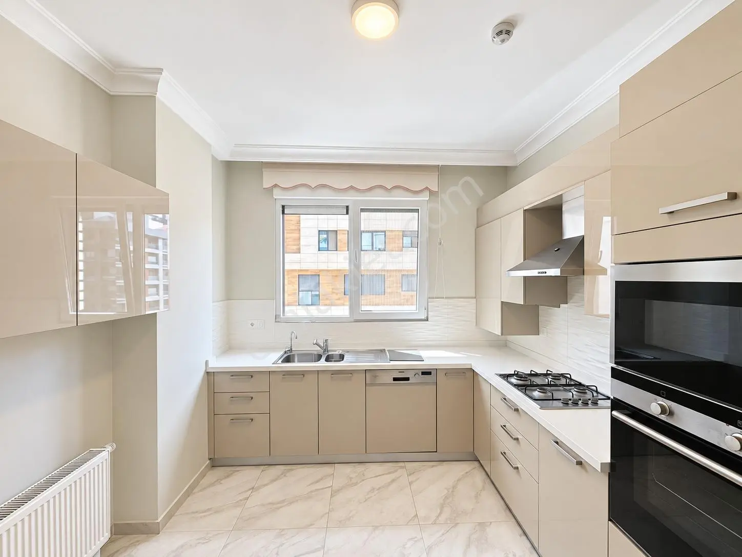 Caddebostan'da 3+1 Net 100m2 Ebv Banyolu Boş İskanlı Daire — fotoğraf 9