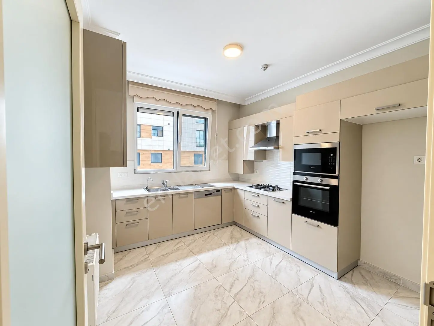 Caddebostan'da 3+1 Net 100m2 Ebv Banyolu Boş İskanlı Daire — fotoğraf 10