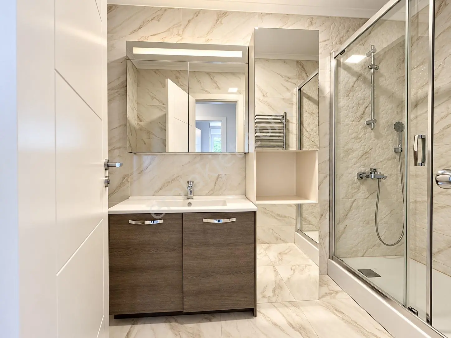 Caddebostan'da 3+1 Net 100m2 Ebv Banyolu Boş İskanlı Daire — fotoğraf 23