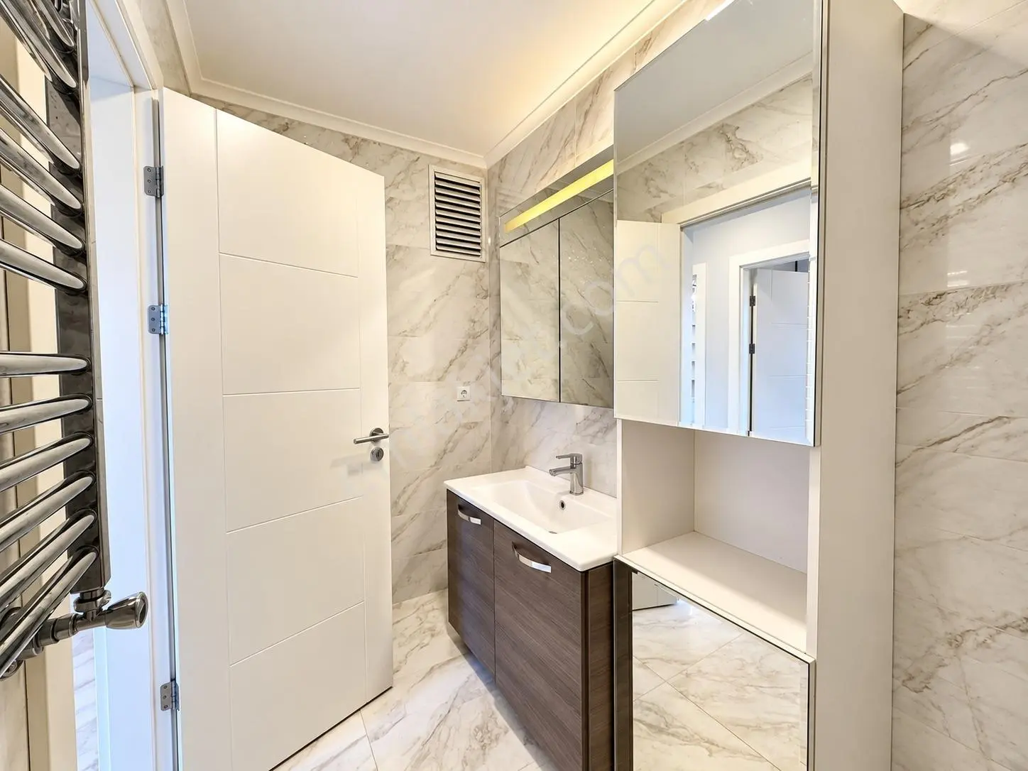 Caddebostan'da 3+1 Net 100m2 Ebv Banyolu Boş İskanlı Daire — fotoğraf 24
