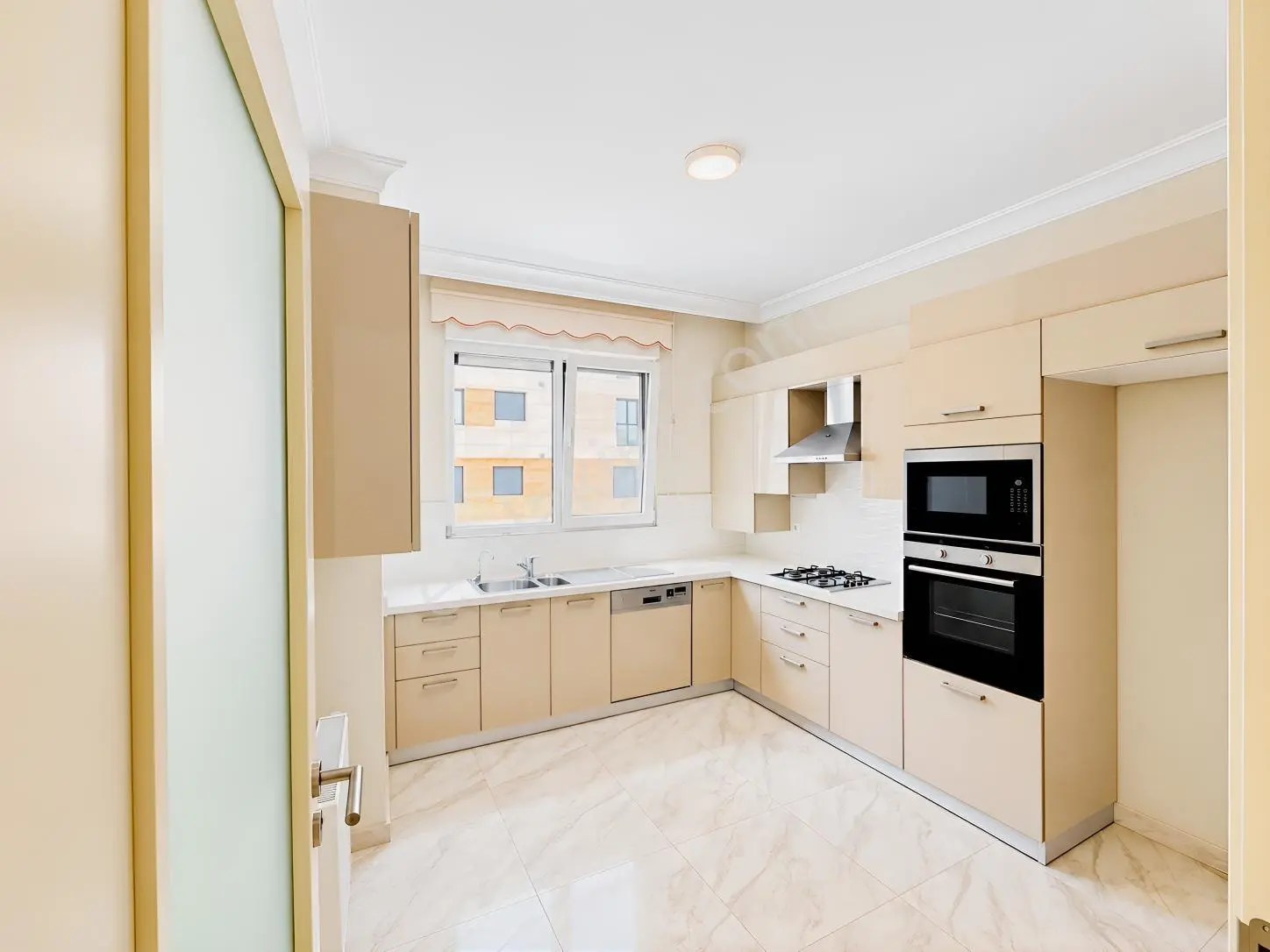 Caddebostan'da 3+1 Net 100m2 Ebv Banyolu Boş İskanlı Daire — fotoğraf 38