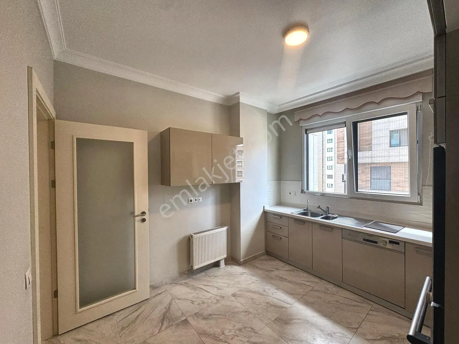 Caddebostan'da 3+1 Net 100m2 Ebv Banyolu Boş İskanlı Daire — fotoğraf 40